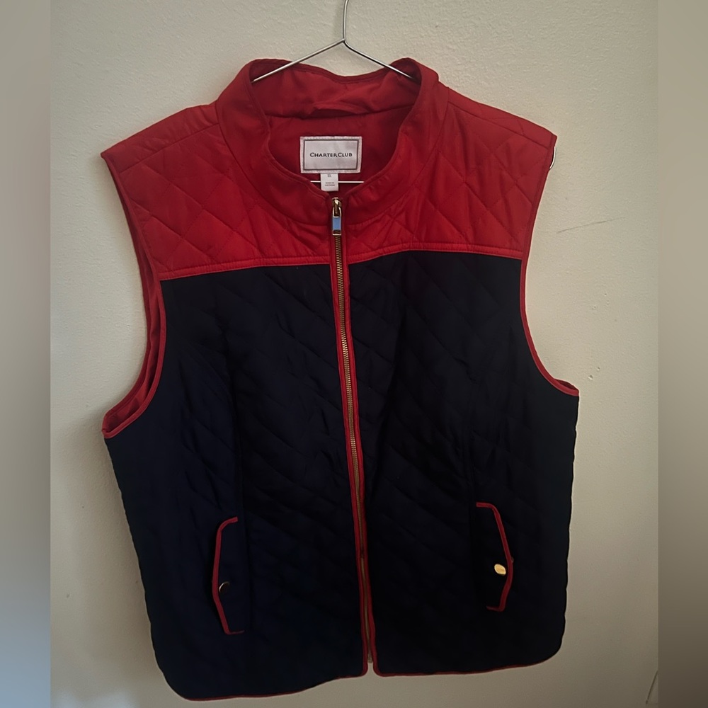 Woman’s vest never worn size XL from Macy’s